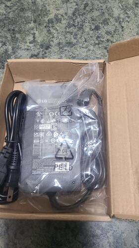 Ads-120ql-19a-3 Lg Eay63032202 Genuine 19v/5.79a Pc/dock/monitor Power Supply Ac Cord