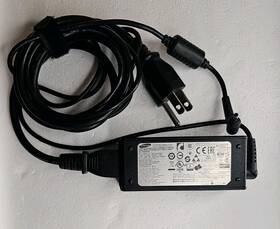 Samsung A13-040n2a Original Oem 40w 19v Ac Adapter For Np500r5l-m03us Pa-1400-96 Laptop