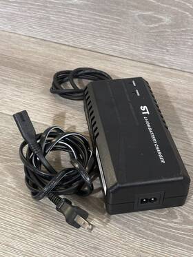 Stc-8108ld Stcharger Stc-8137 Li-ion Battery Charger 100-240vac 50-60hz 140w 48v 2.5a